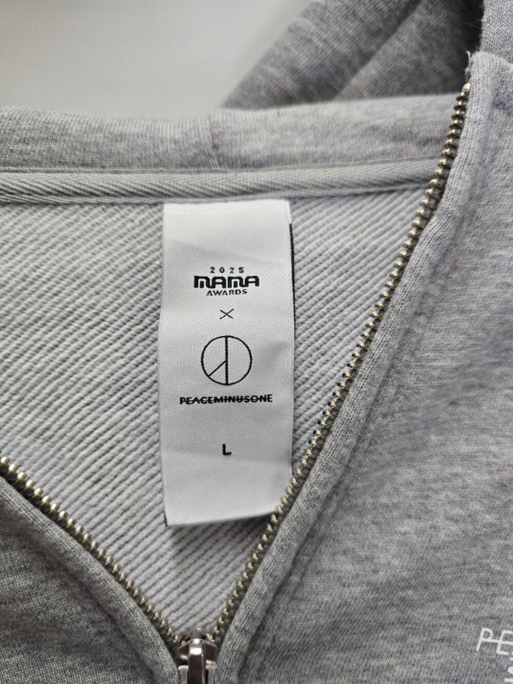 Peaceminusone x 2025 MAMA Awards Peacemamaone Zip Up Hoodie Grey G-Dragon SIZE L - Picture 4 of 11